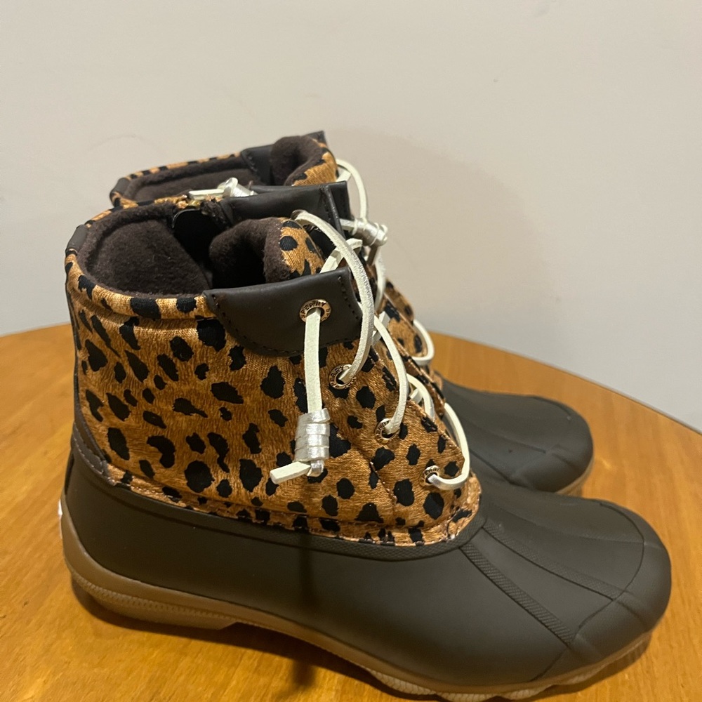 Sperry - Picture 3 of 12